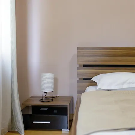 Sea Garden Flat With Private Parking Varna